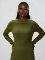 Abito in maglia a coste di viscosa color oliva chiaroAbito in maglia a coste di viscosa color oliva chiaro
